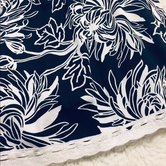 Black & white floral skirt - Picture 6 of 8